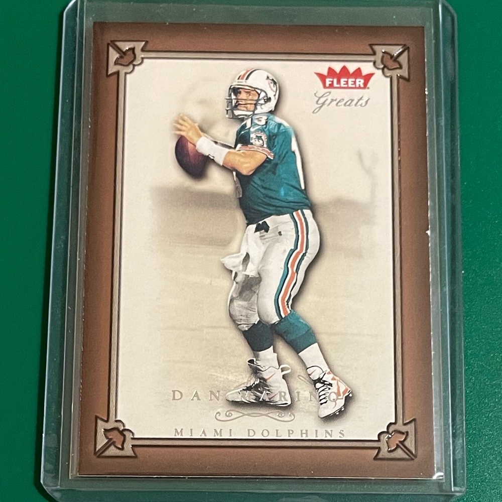 Dan Marino #18 2004 Fleer [Greats Of The Game] Football Trading Card